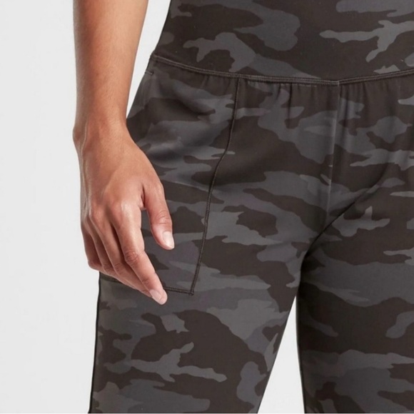 Athleta Salutation Jogger: Camo Black Womens size small - Picture 2 of 9